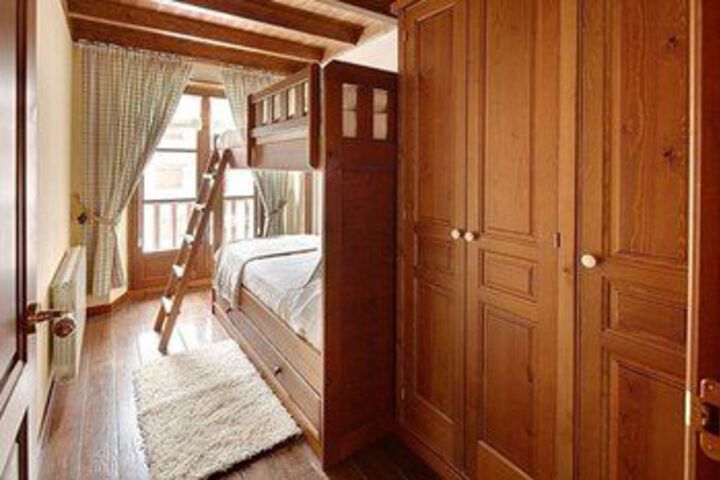 Room 9 of 22