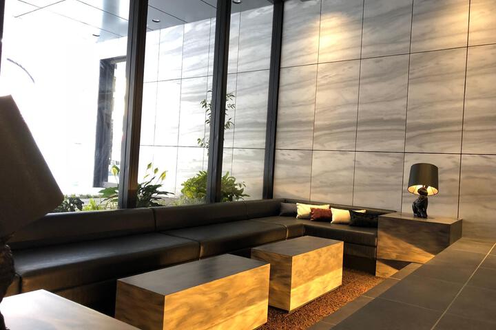 Entrance & Lobby