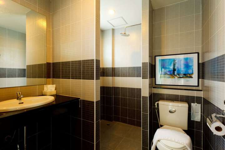 Room 16 of 27