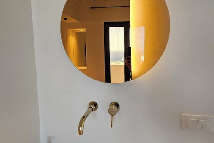 Room 8 of 113