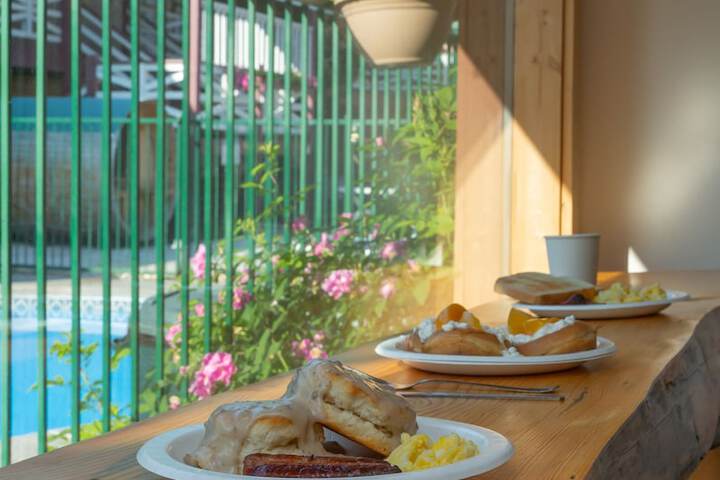 Breakfast/Coffee Service 23 of 43