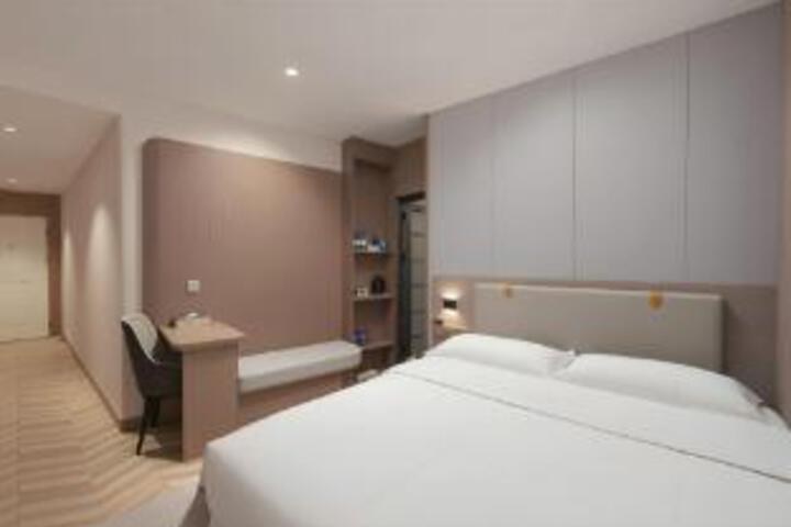 Room 21 of 21