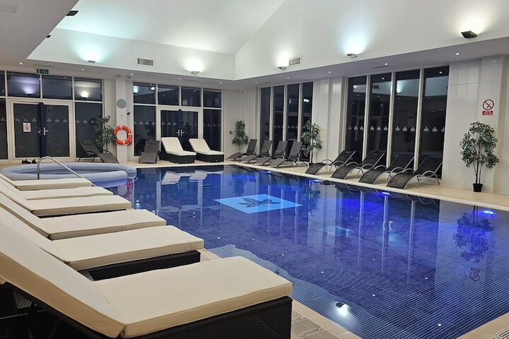 Pool 40 of 92