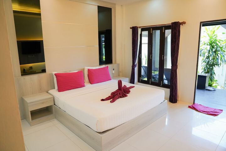 Room 3 of 64