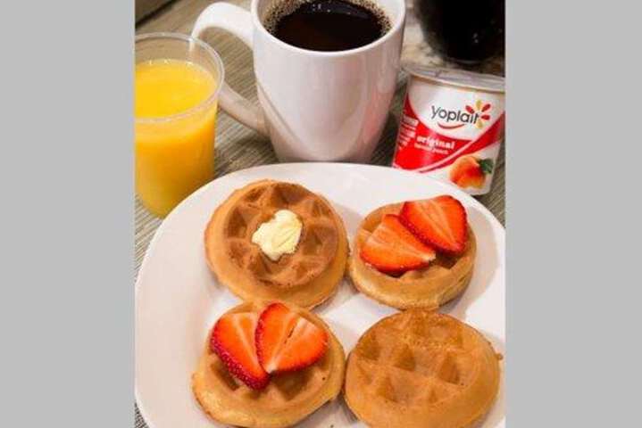 Assorted breakfast items