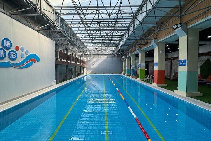 Hotel Pool
