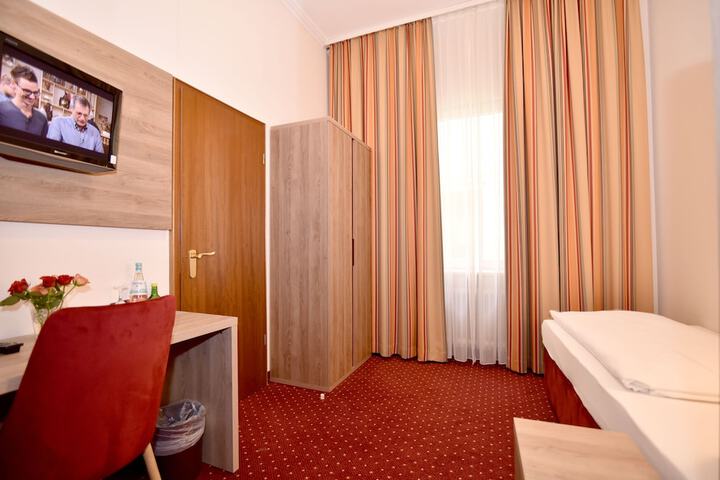 Room 27 of 57