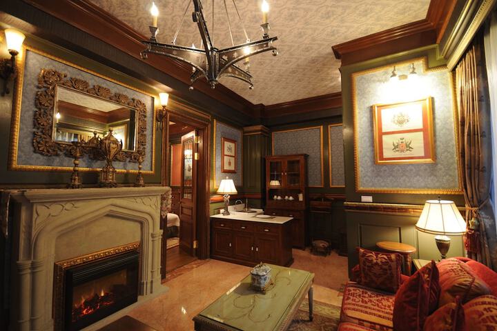 Room 4 of 39