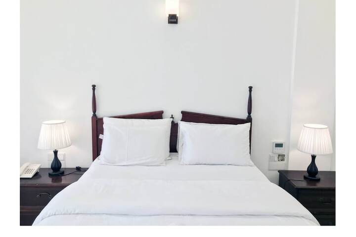 Room 14 of 170