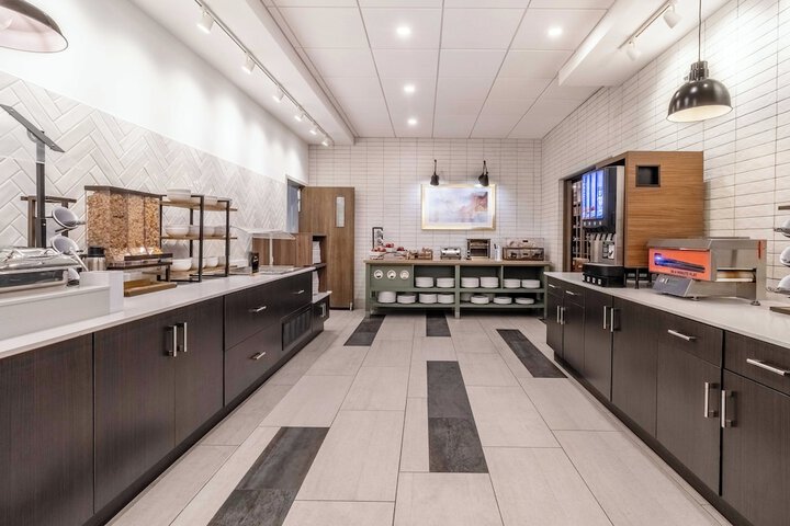 Breakfast/Coffee Service 55 of 83