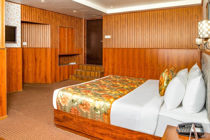Room 14 of 34