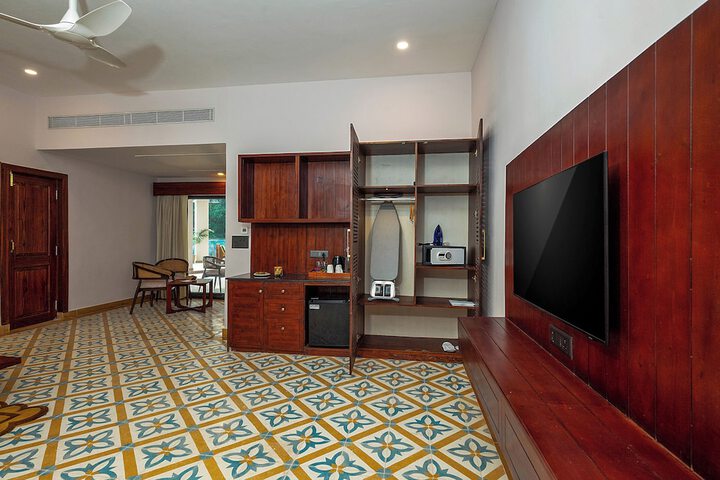 Room 16 of 83
