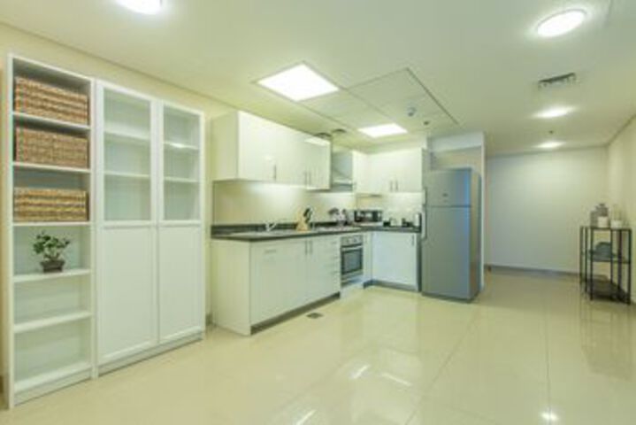 Room 6 of 10