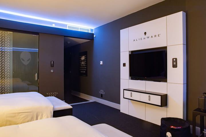 Room 6 of 147
