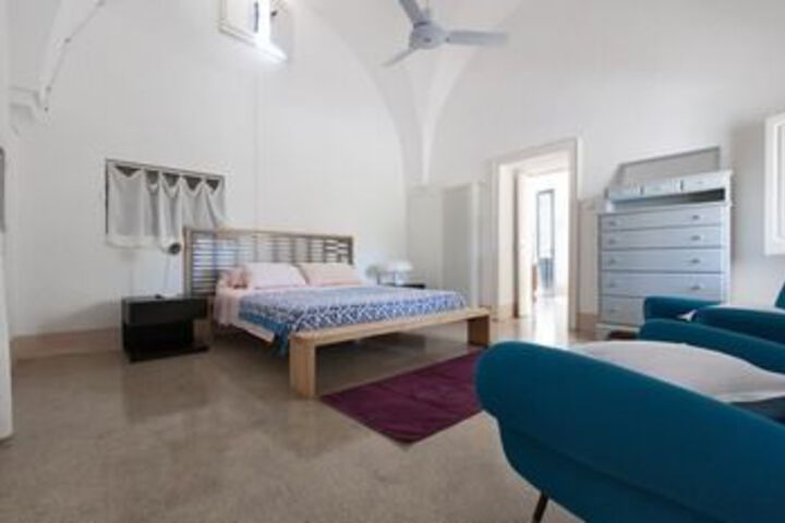 Room 18 of 46