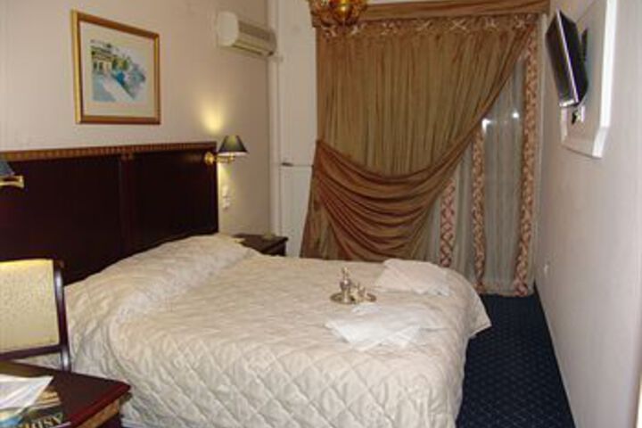 Room 5 of 19