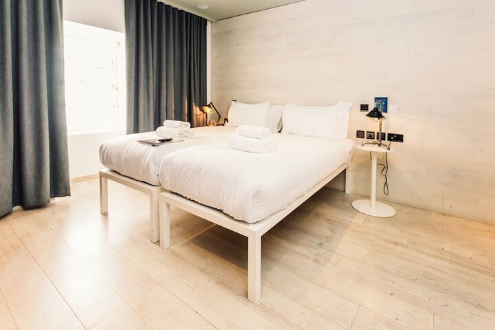 Room 44 of 112