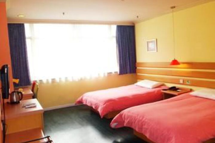 Room 12 of 35
