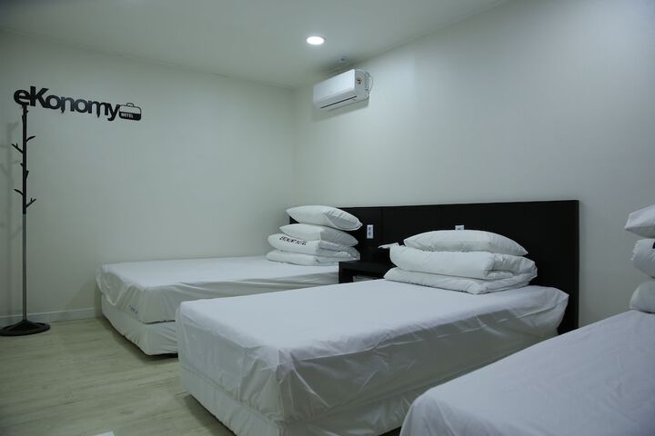 Room 7 of 47