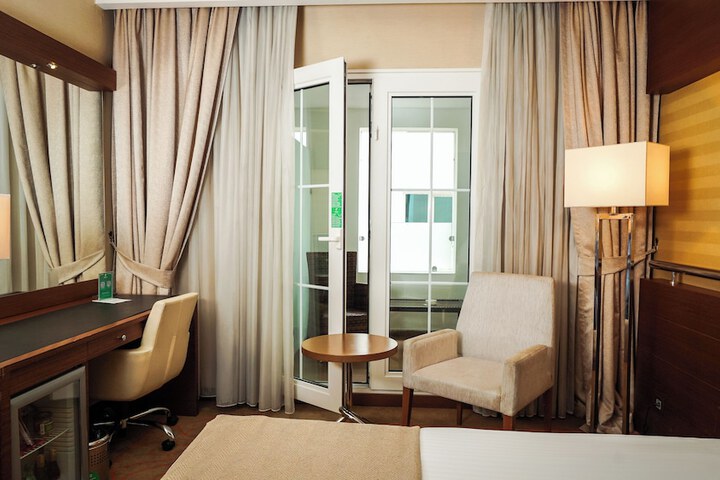 Room 44 of 127