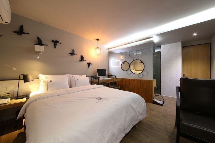 Room 7 of 70