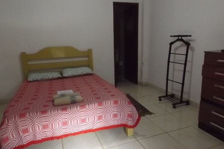 Room 9 of 16