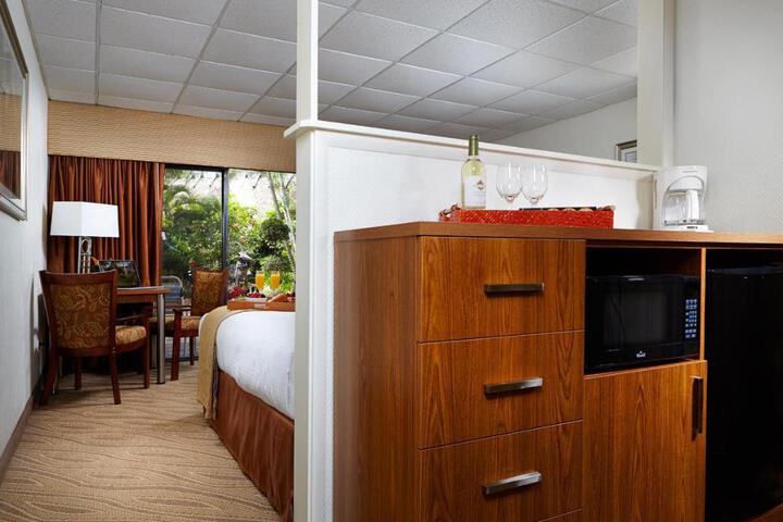Double Accessible King Size Bed (10 of 14)