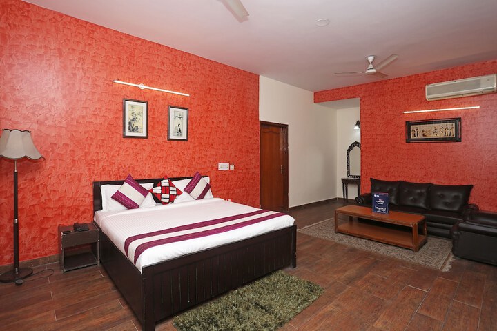 Room 16 of 22