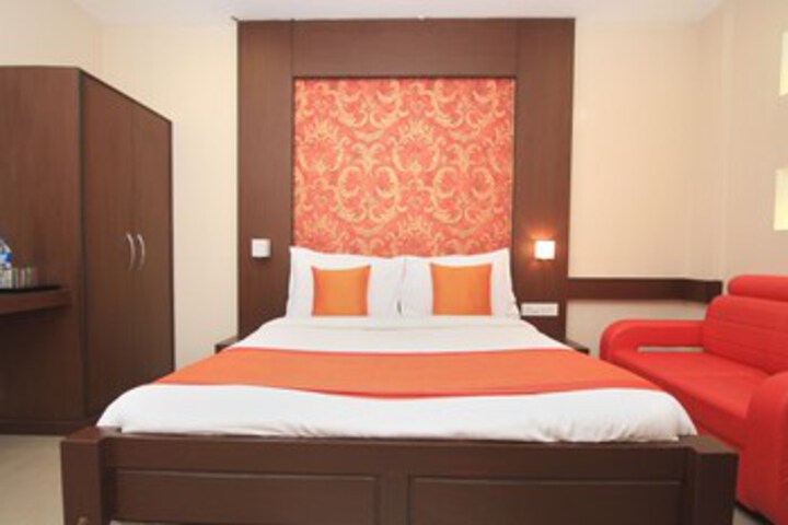 Room 12 of 21