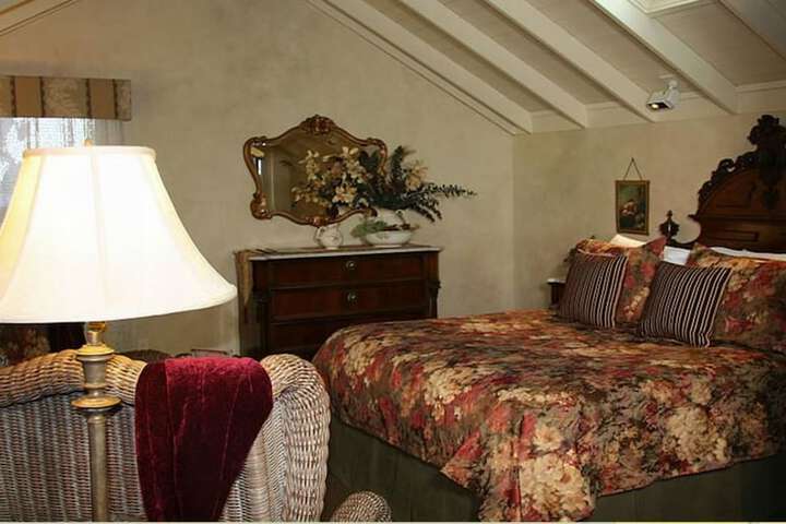 Room 7 of 38