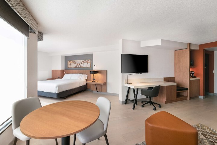 Room 15 of 39
