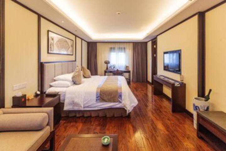Room 35 of 63