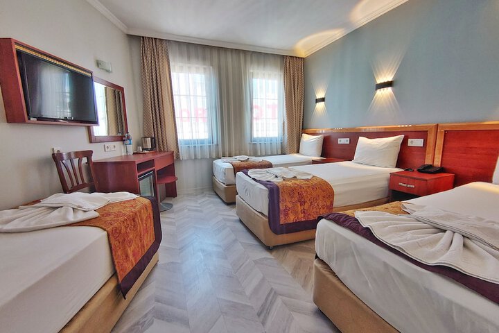Room 6 of 65