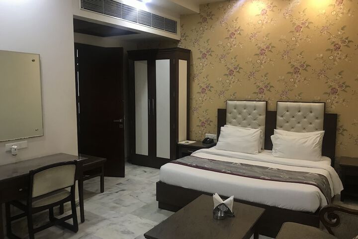 Room 69 of 288