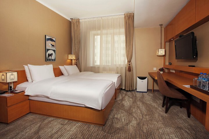 Room 26 of 63