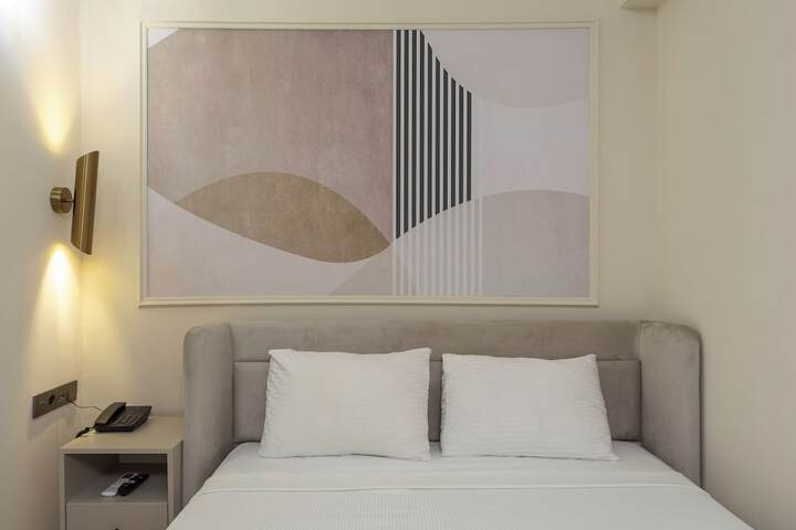 Room 44 of 111