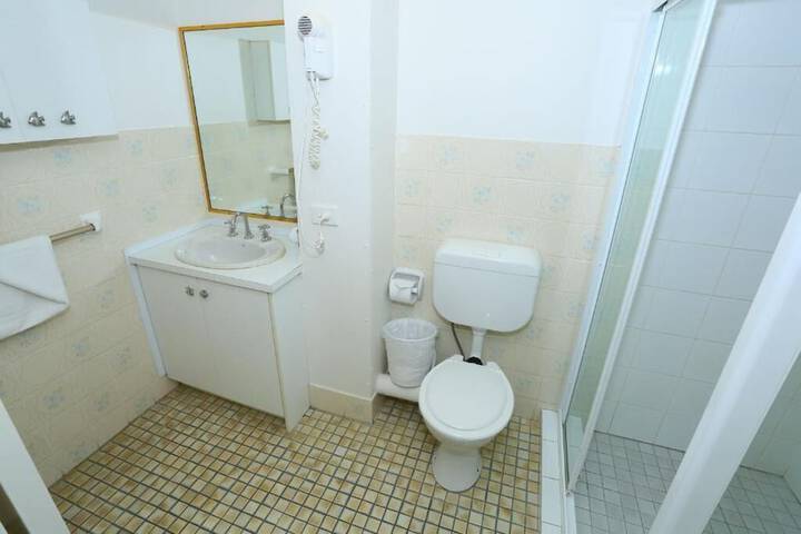 Room 3 of 54