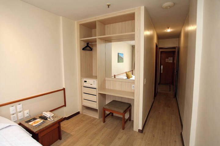 Room 40 of 90