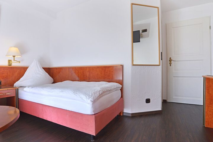 Room 6 of 58