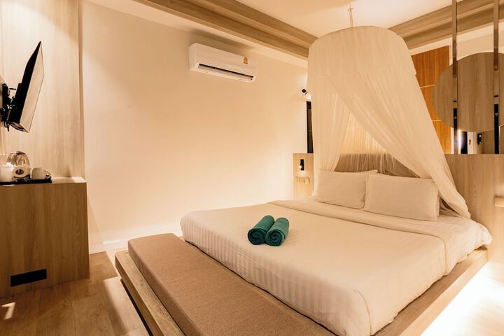 Room 52 of 94