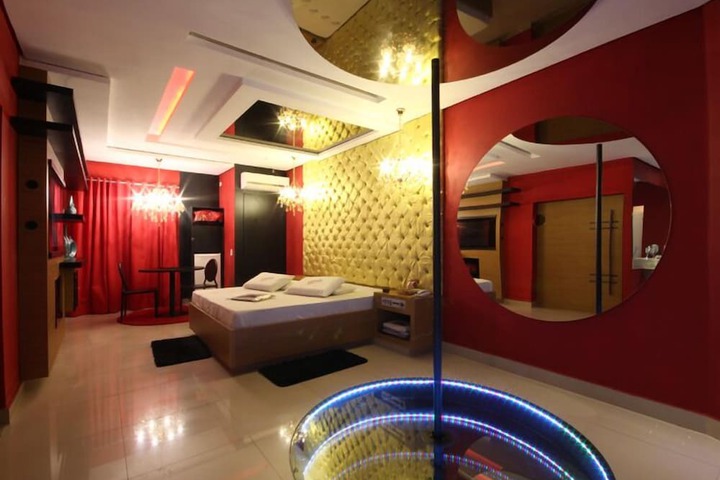 Room 36 of 61