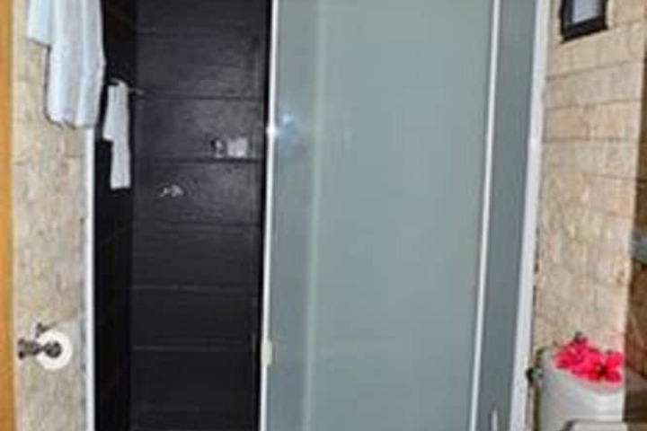 Room 19 of 32