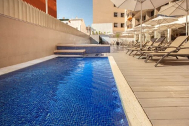 Hotel with Pool
