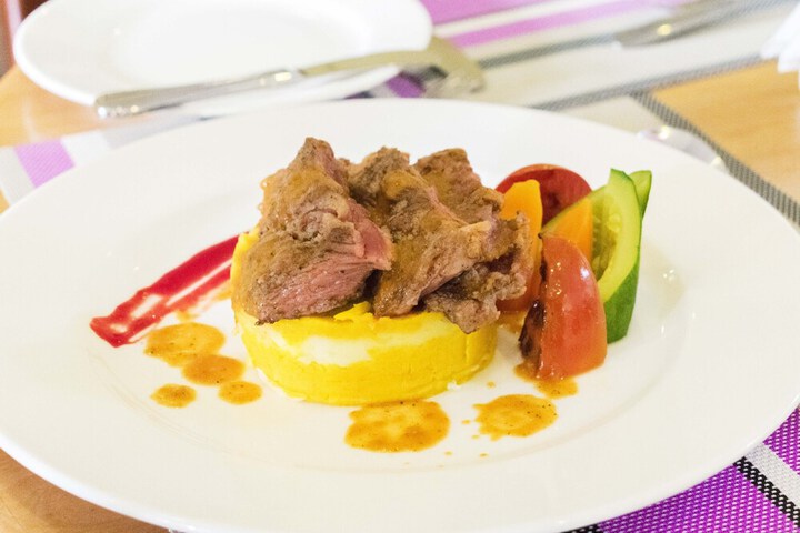 Dining 74 of 114