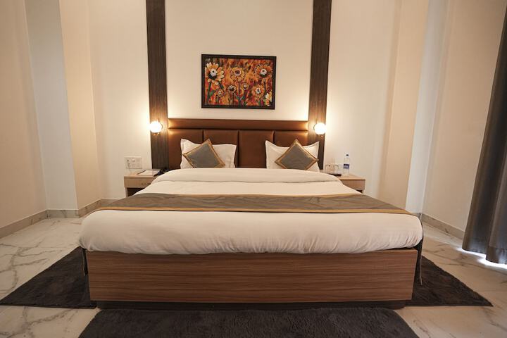 Room 6 of 60