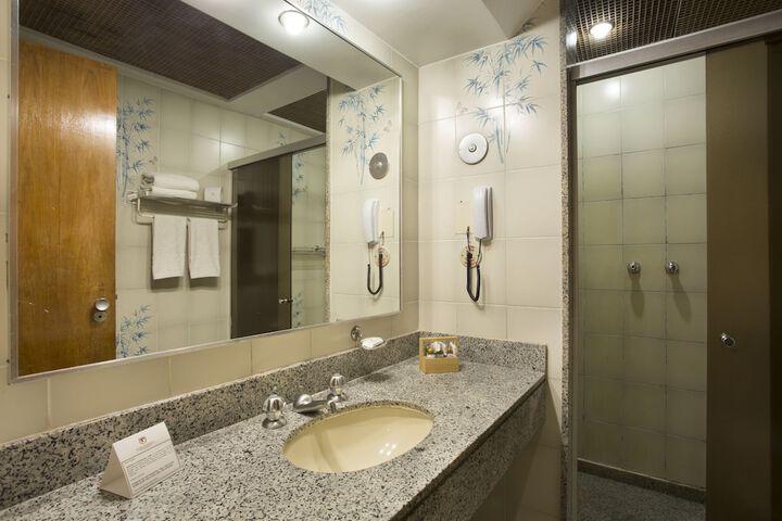 Room 42 of 116