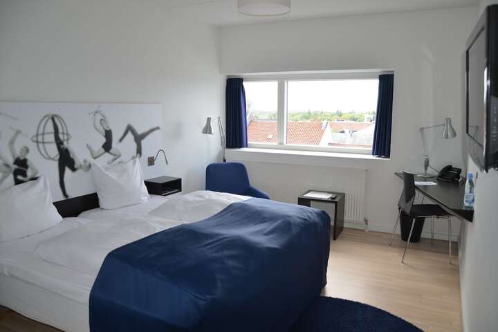 Room 7 of 34
