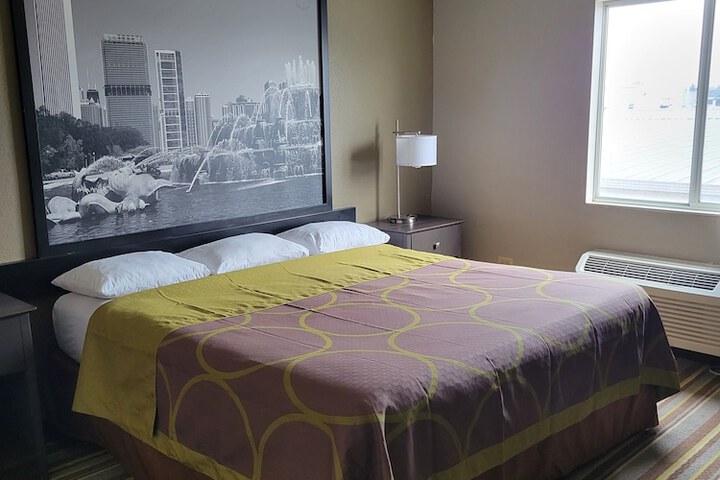 1 King Bed (23 of 24)
