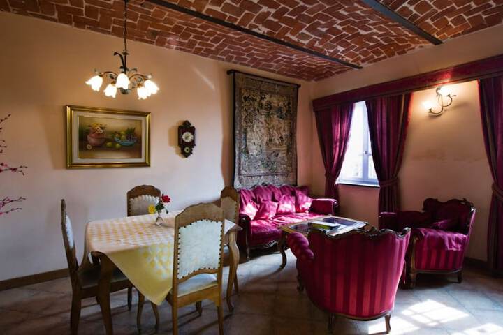 Room 14 of 30