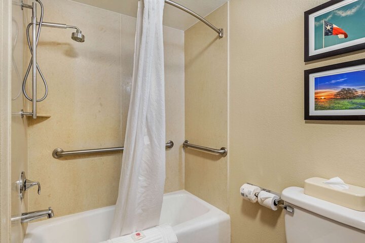 Room 21 of 35